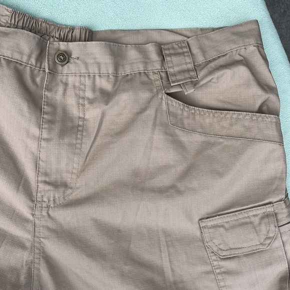Men’s Lightweight Cargo/Utility Shorts - Picture 8 of 13